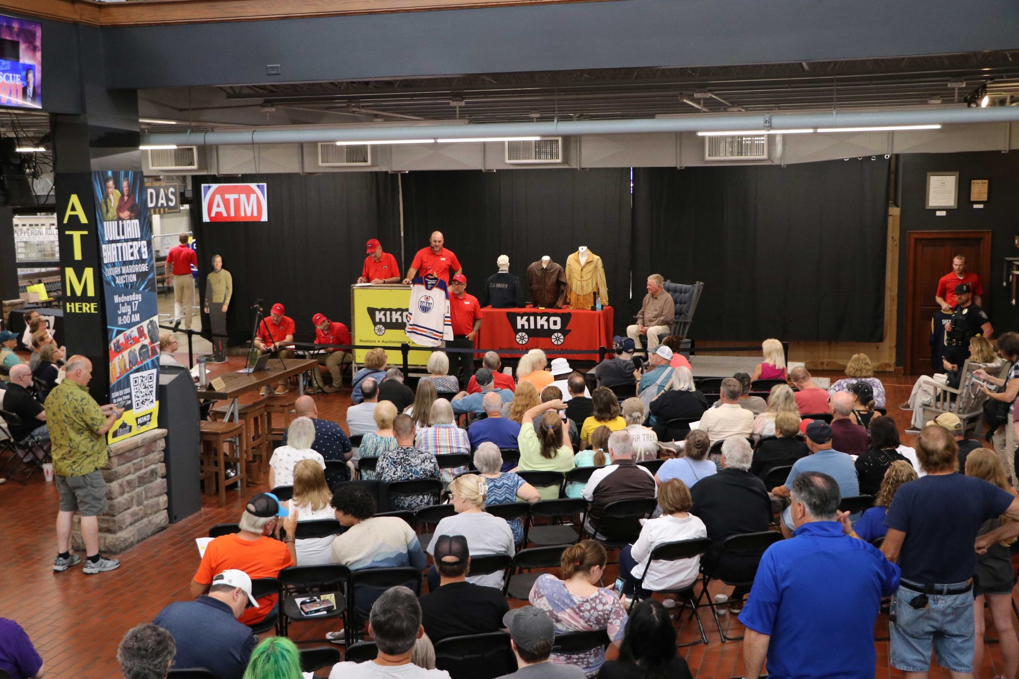 Kiko Auctions In The News William Shatner Auctions Wardrobe